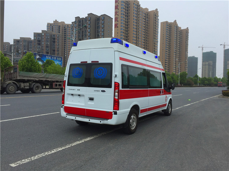 福特新世代V348救護(hù)車(長(zhǎng)軸原廠高頂)圖片4