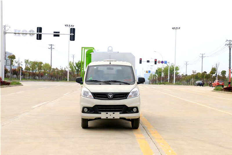 福田祥菱側(cè)掛桶垃圾車圖片2