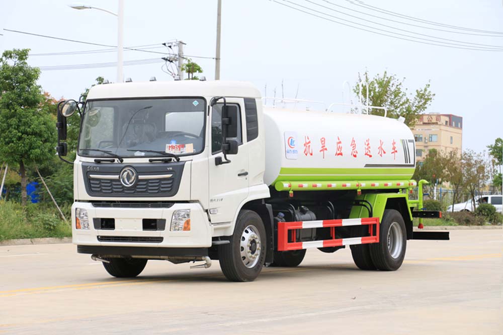 國(guó)六東風(fēng)天錦13方灑水車圖片2